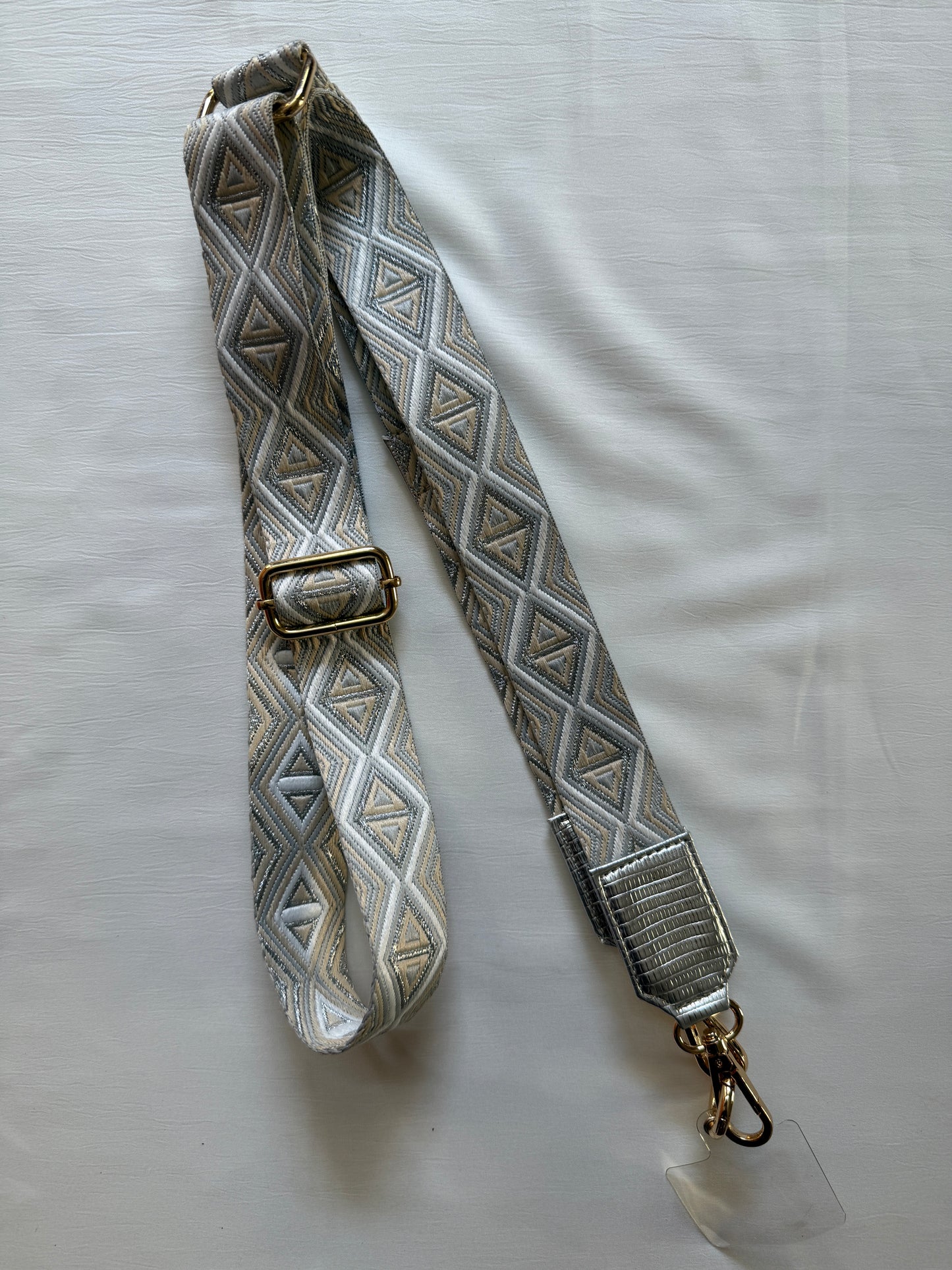 GEOMETRIC SILVER BELT WITH POUCH