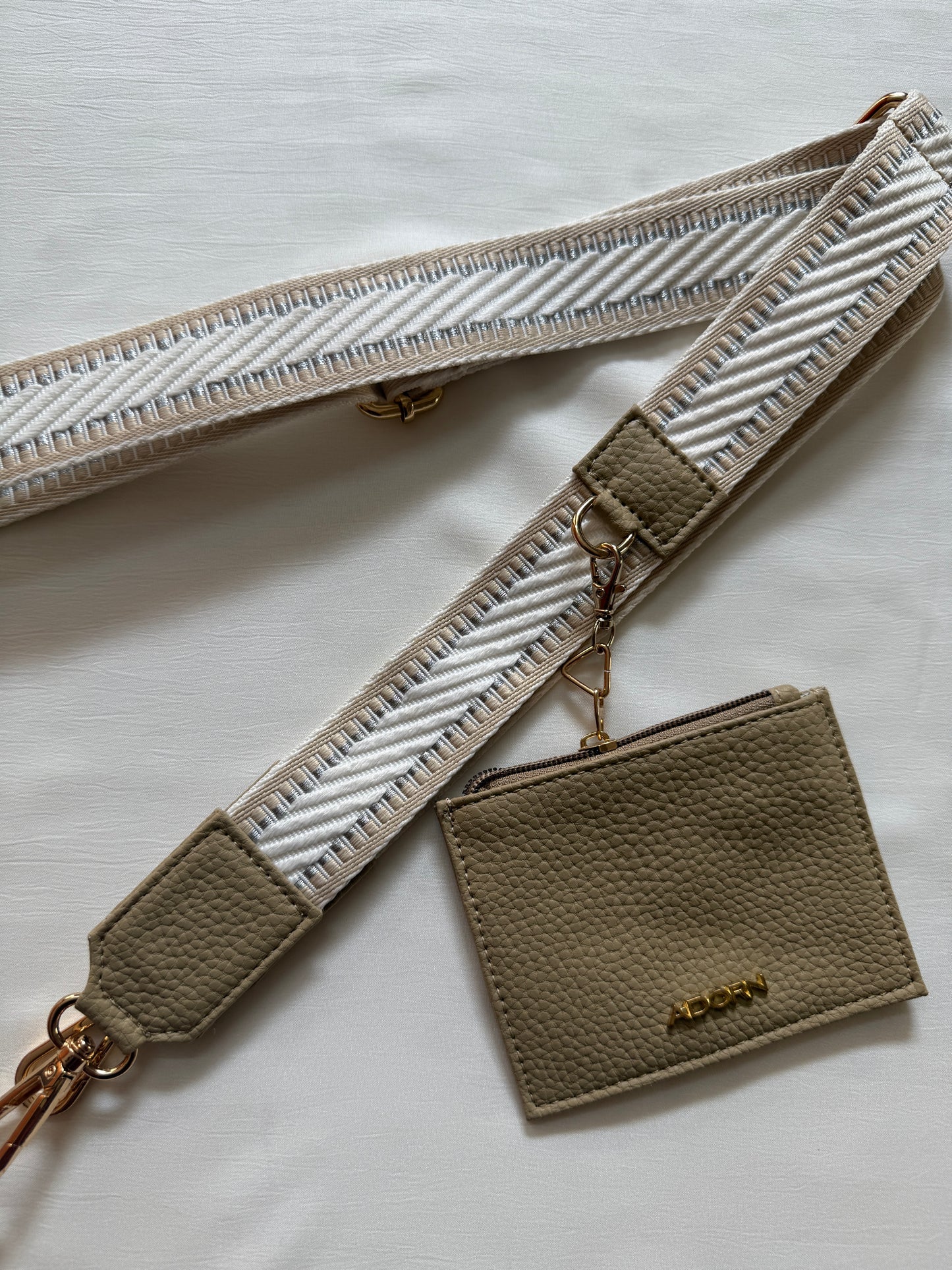 BLOCK WHITE BELT WITH POUCH