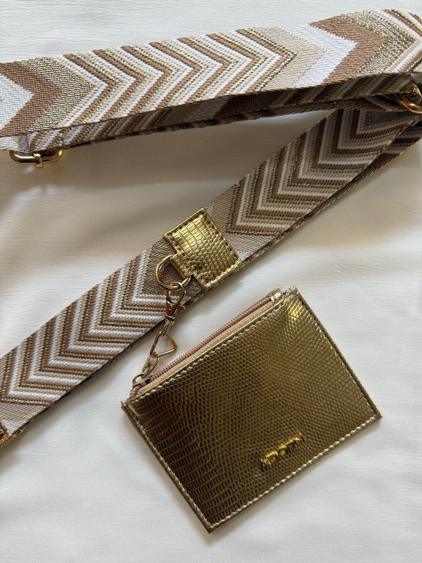 ARROW GOLDEN BELT WITH POUCH